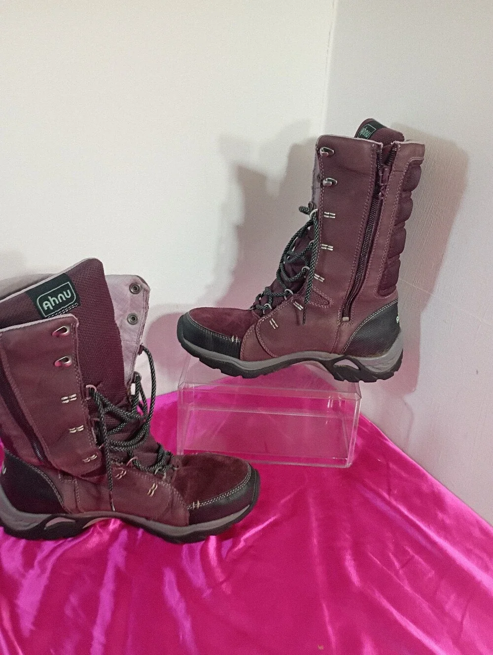 AHNU Boots Womens Size 6 Grade Purple High Northridge Wint Hiking Boot Vibrant.